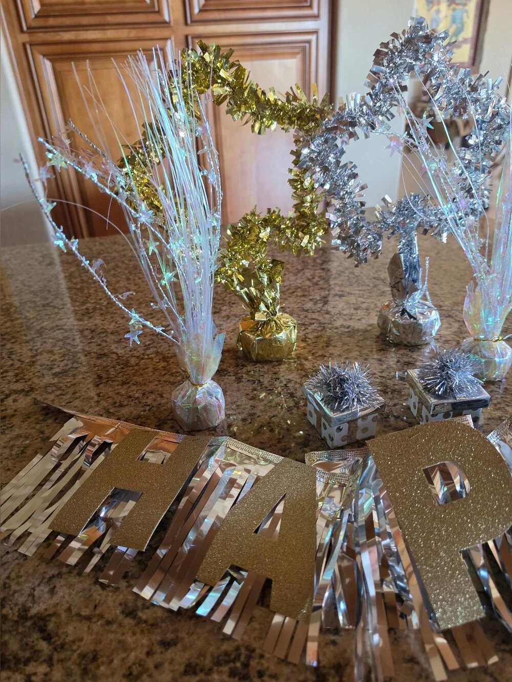 Party Party Silver Gold Happy Birthday Table Decorations Metallic EUC